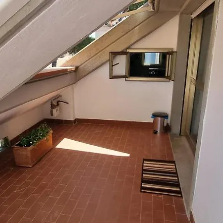 La Casina Al Mare Apartment *