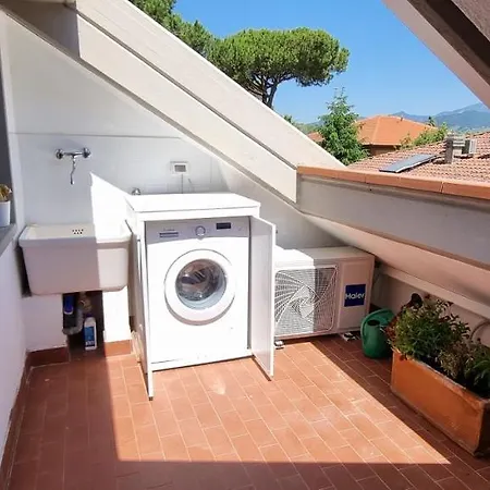 La Casina Al Mare Apartment *