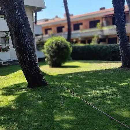 La Casina Al Mare Apartment *
